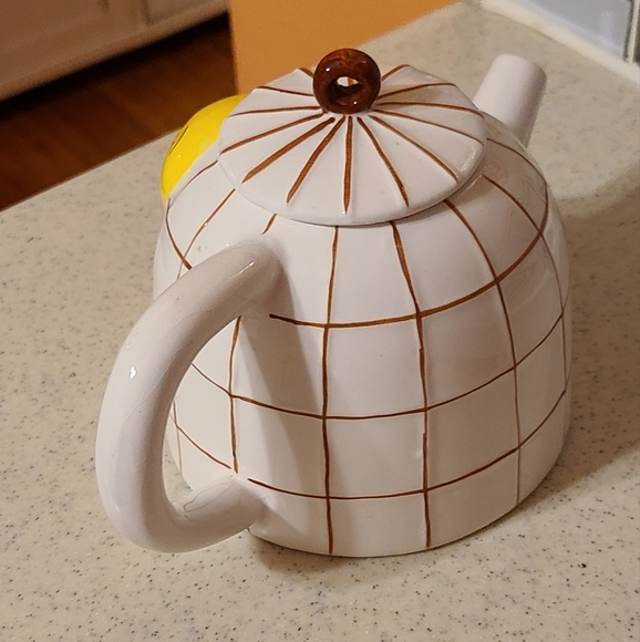 Tweetybird Vintage TeaPot - Picture 2 of 10